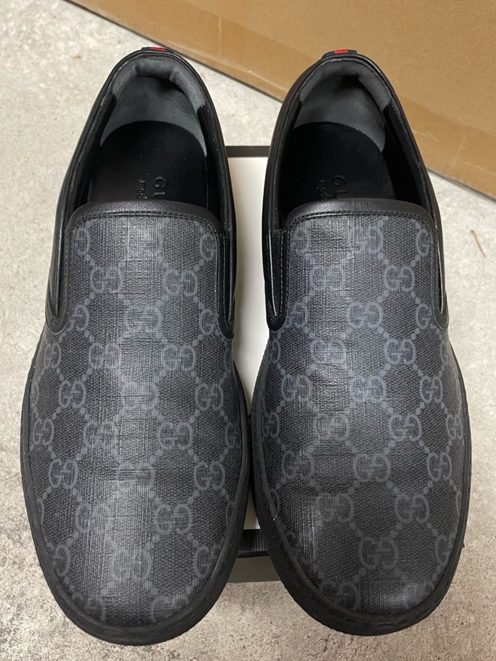 AUTHENTIC Gucci GG Supreme Slip-On Sneakers – Men’s Size 6